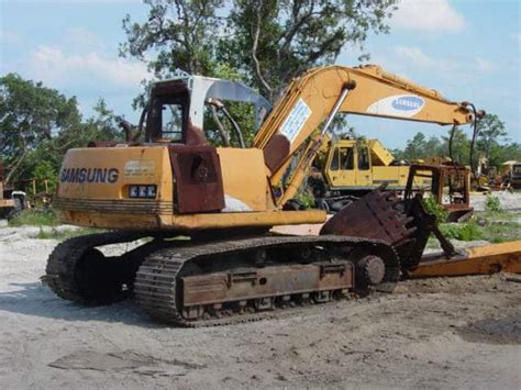 specs on samsung mini excavators|Samsung SE130LC.